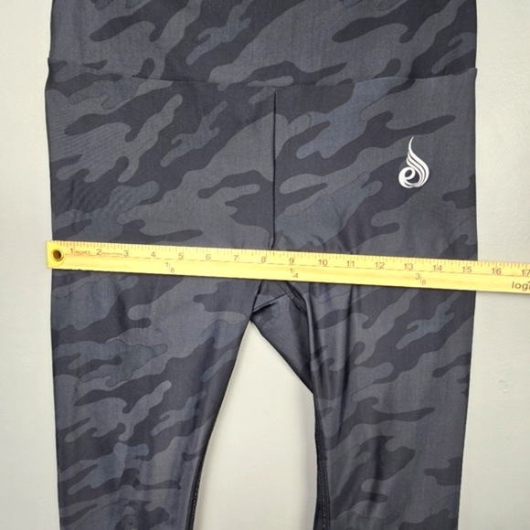 RYDERWEAR Athletic Leggings Scrunch Butt Camo Print Black Womens Size M? - Picture 7 of 9
